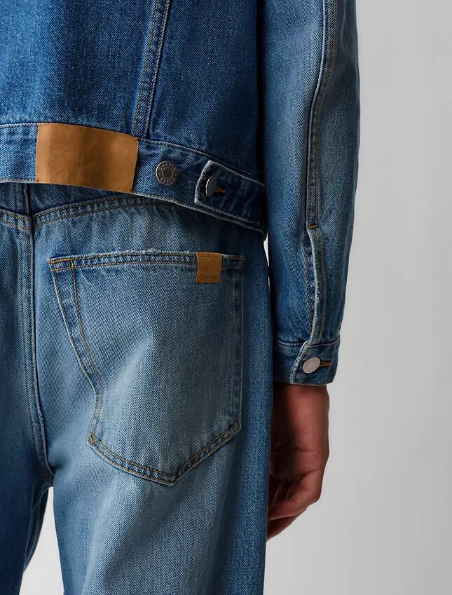 05 Düşük Bel Geniş Paça Jean 05 Düşük Bel Geniş Paça Jean