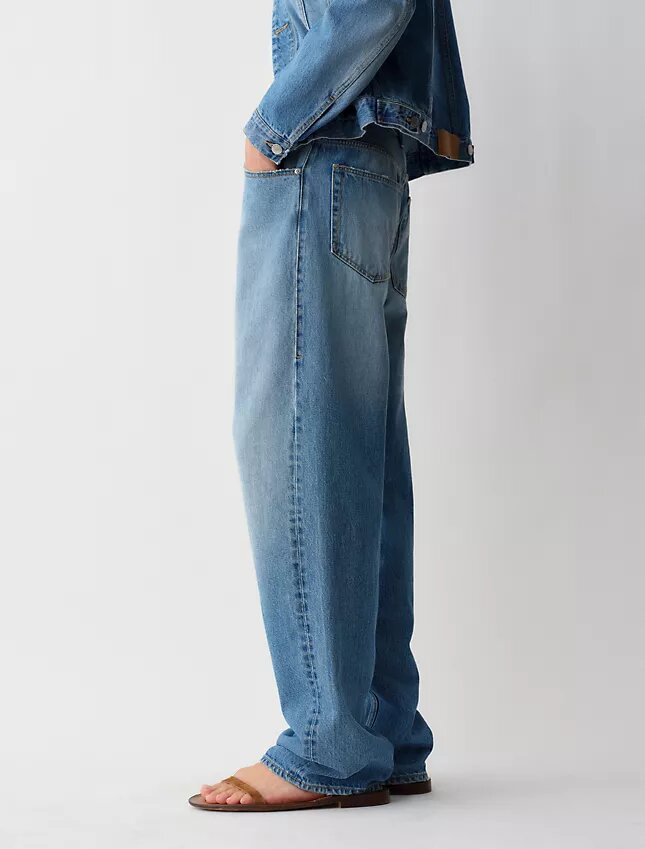 05 Düşük Bel Geniş Paça Jean 05 Düşük Bel Geniş Paça Jean