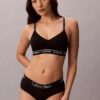 Arşiv Logolu Hafif Astarlı Tel Sızdırmaz Bralette Arşiv Logolu Hafif Astarlı Tel Sızdırmaz Bralette