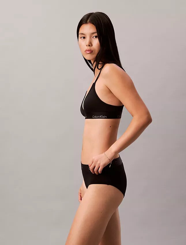 Ay Yeni Yılı Hafif Astarlı Üçgen Bralette Ay Yeni Yılı Hafif Astarlı Üçgen Bralette
