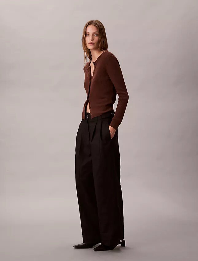 Ayarlanabilir Geniş Paça Chino Pantolonlar Ayarlanabilir Geniş Paça Chino Pantolonlar
