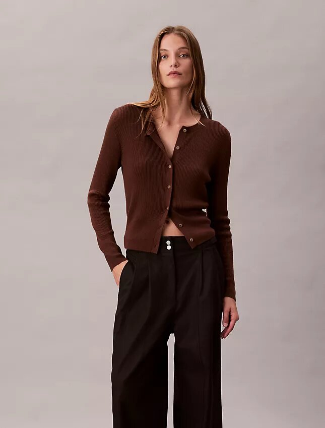 Ayarlanabilir Geniş Paça Chino Pantolonlar Ayarlanabilir Geniş Paça Chino Pantolonlar