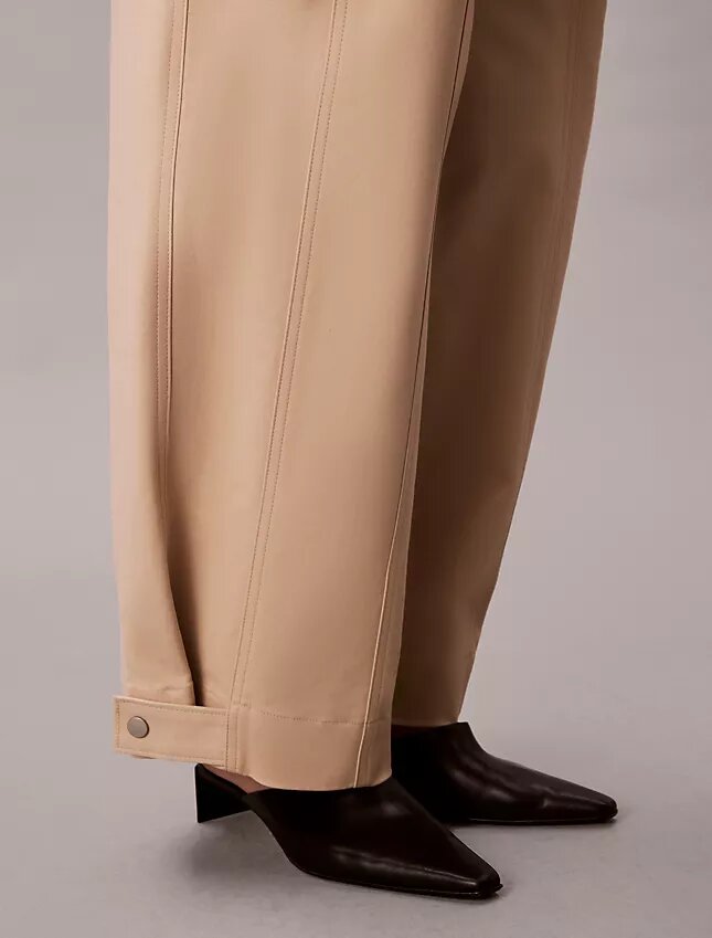 Ayarlanabilir Geniş Paça Chino Pantolonlar Ayarlanabilir Geniş Paça Chino Pantolonlar