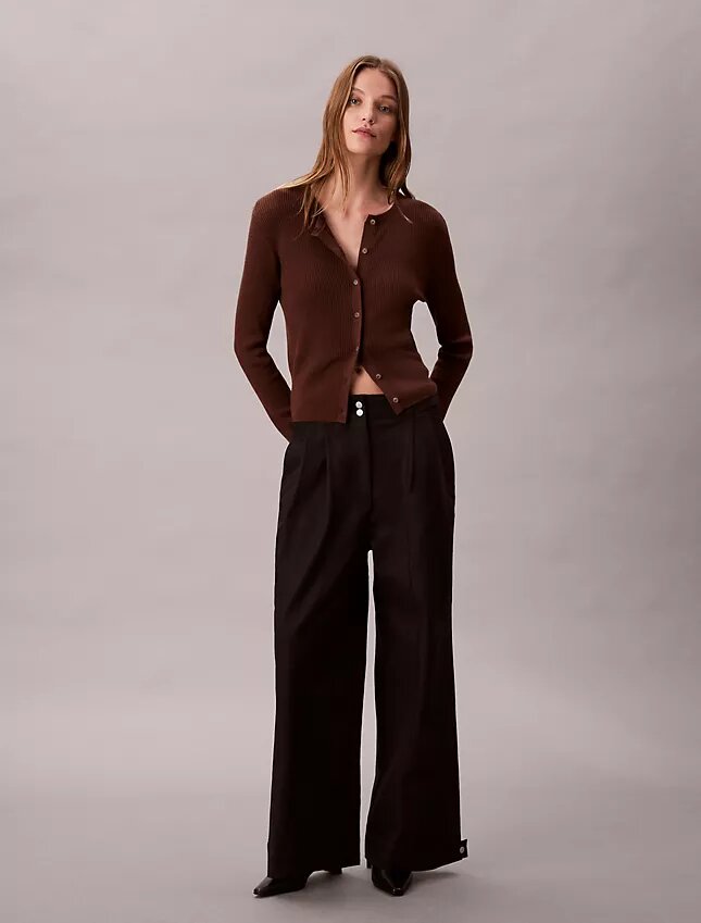 Ayarlanabilir Geniş Paça Chino Pantolonlar Ayarlanabilir Geniş Paça Chino Pantolonlar
