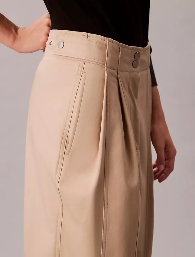 Ayarlanabilir Geniş Paça Chino Pantolonlar Ayarlanabilir Geniş Paça Chino Pantolonlar