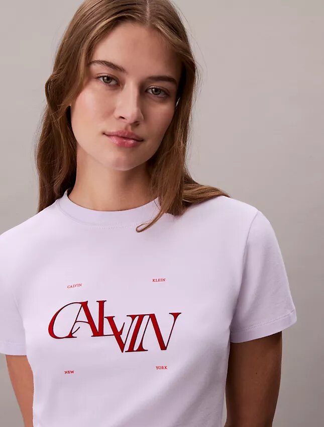 Bölünmüş Logo Grafikli Dar Tişört Bölünmüş Logo Grafikli Dar Tişört