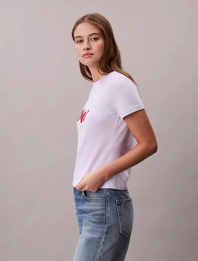 Bölünmüş Logo Grafikli Dar Tişört Bölünmüş Logo Grafikli Dar Tişört