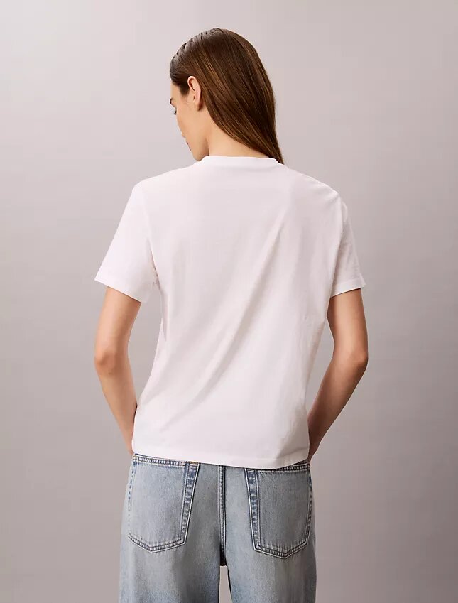Calvin Script Logo Klasik Tişört Calvin Script Logo Klasik Tişört