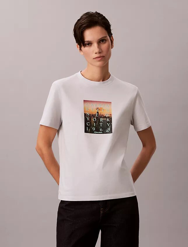City Sunset Logolu Grafik Desenli Klasik Tişört City Sunset Logolu Grafik Desenli Klasik Tişört