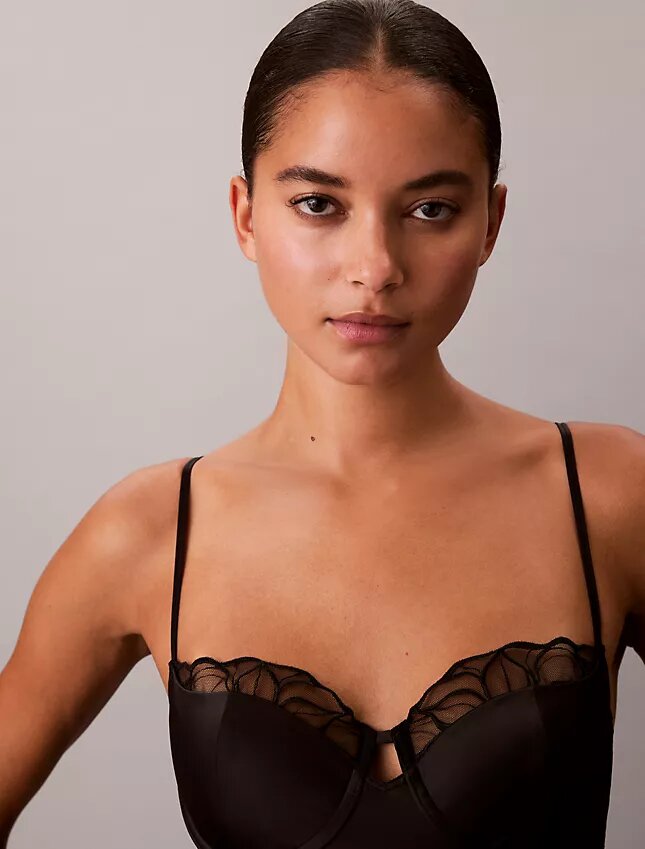 CK Black Çiçek Desenli Dantel Bodyler CK Black Çiçek Desenli Dantel Bodyler