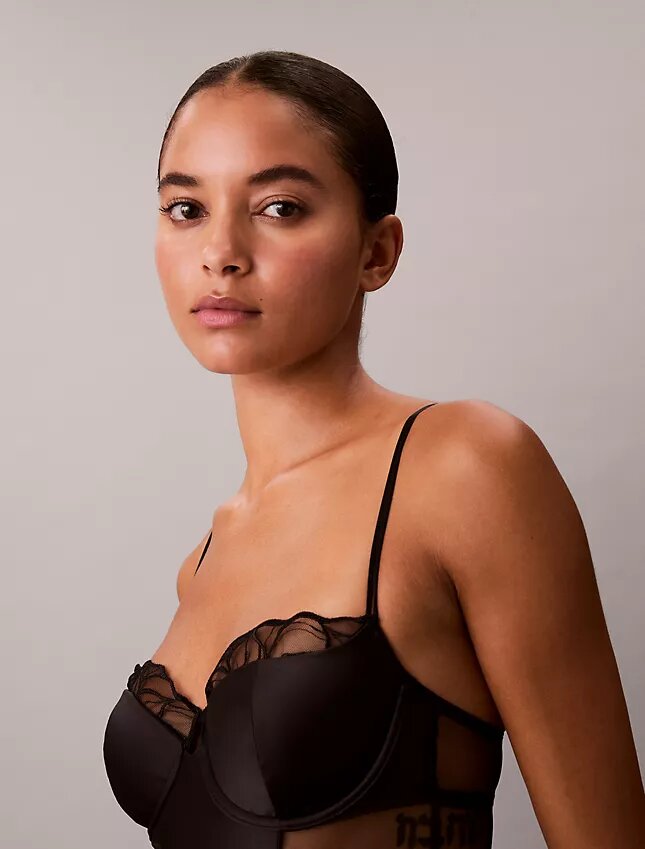 CK Black Çiçek Desenli Dantel Bodyler CK Black Çiçek Desenli Dantel Bodyler