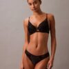 CK Black Çiçek Desenli Dantel Push-up Plunge Sütyen CK Black Çiçek Desenli Dantel Push-up Plunge Sütyen