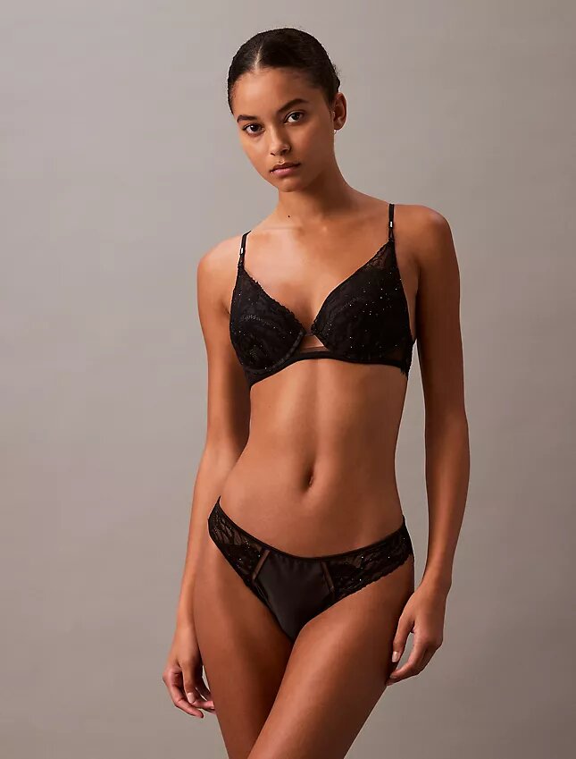 CK Black Çiçek Desenli Dantel Push-up Plunge Sütyen CK Black Çiçek Desenli Dantel Push-up Plunge Sütyen