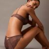 CK Black Çiçek Desenli Dantel Push-up Plunge Sütyen CK Black Çiçek Desenli Dantel Push-up Plunge Sütyen