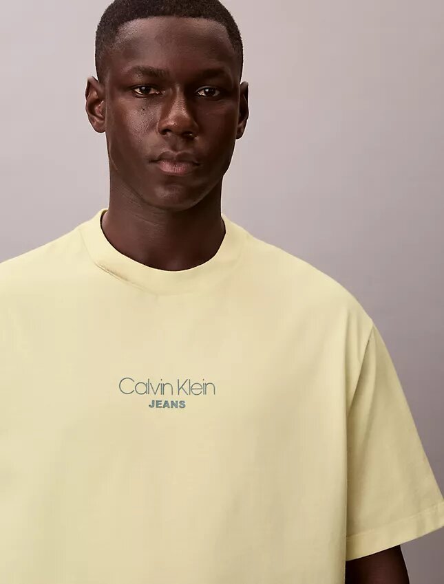 Ckj Logo Grafik Rahat Tişört Ckj Logo Grafik Rahat Tişört