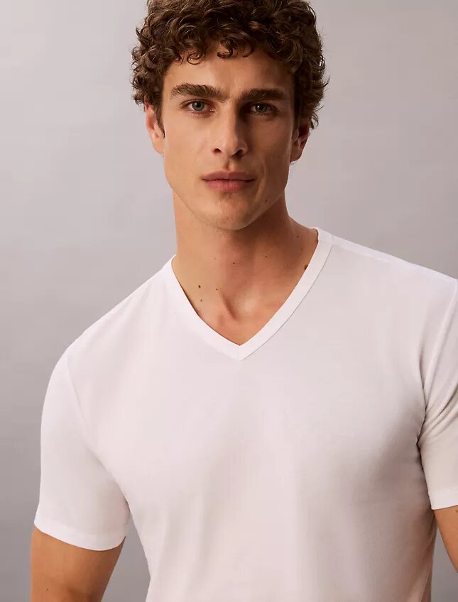 Cotton Stretch Karışımı 3’lü Paket Slim Fit V Yaka Tişört Cotton Stretch Karışımı 3’lü Paket Slim Fit V Yaka Tişört