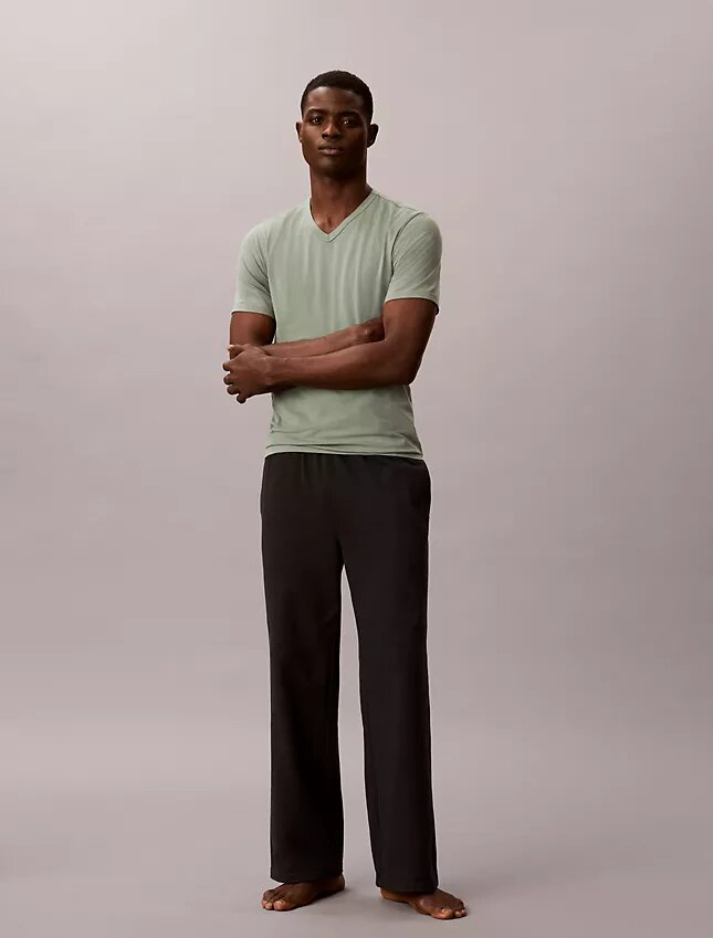 Cotton Stretch Karışımı 3’lü Paket Slim Fit V Yaka Tişört Cotton Stretch Karışımı 3’lü Paket Slim Fit V Yaka Tişört