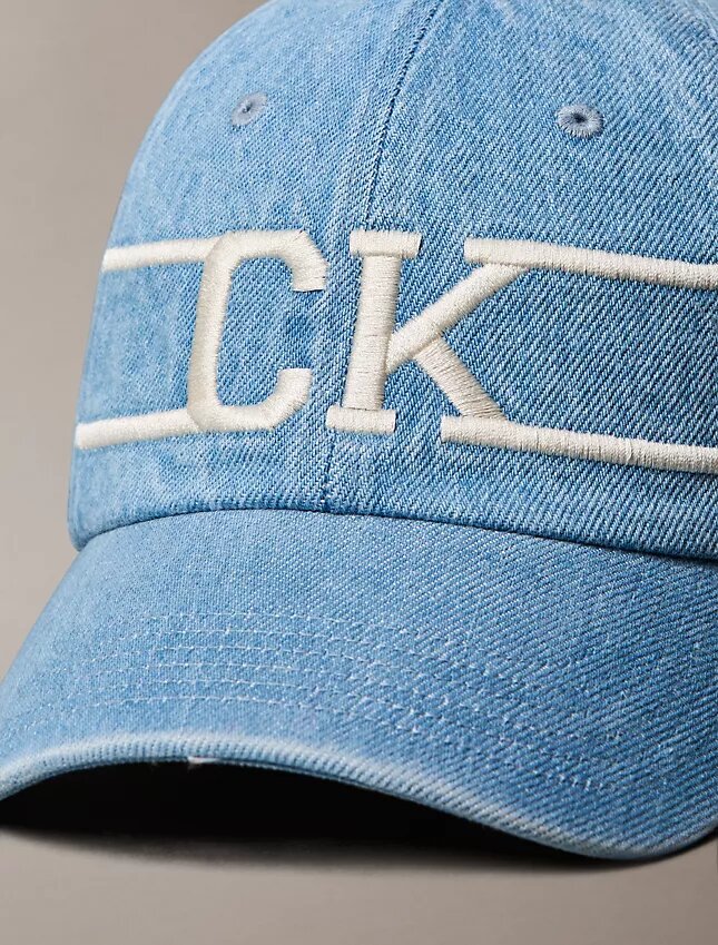 Denim Varsity Monogram Logolu Beyzbol Şapkası Denim Varsity Monogram Logolu Beyzbol Şapkası