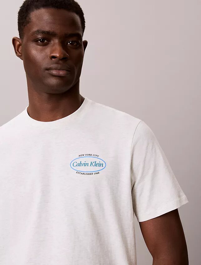 Diner Calvin Klein Grafik Logo Tişört Diner Calvin Klein Grafik Logo Tişört