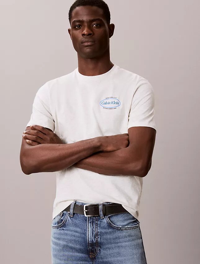 Diner Calvin Klein Grafik Logo Tişört Diner Calvin Klein Grafik Logo Tişört