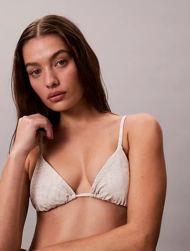 Düz Üçgen Bikini Üstü Düz Üçgen Bikini Üstü
