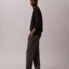 Düz Kesim Chambray Çekip Giyilen Pantolon Düz Kesim Chambray Çekip Giyilen Pantolon