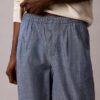 Düz Kesim Chambray Çekip Giyilen Pantolon Düz Kesim Chambray Çekip Giyilen Pantolon