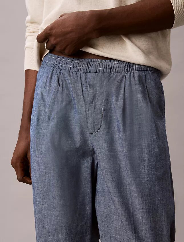 Düz Kesim Chambray Çekip Giyilen Pantolon Düz Kesim Chambray Çekip Giyilen Pantolon
