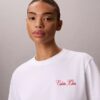 El yazısı Calvin Klein Grafikli Boxy Tişört
