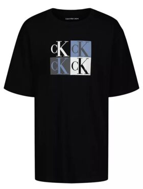 Erkek Çocuk Renk Bloklu Monogramlı Kare Tişört
