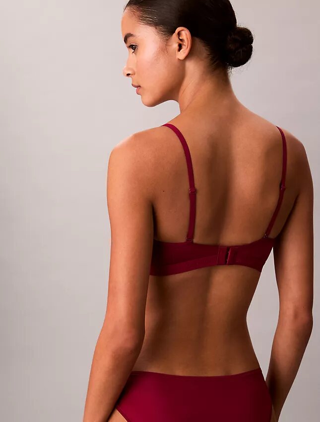 Form to Body Hafif Astarlı Üçgen Bralette Form to Body Hafif Astarlı Üçgen Bralette