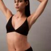 Form to Body Hafif Astarlı Üçgen Bralette Form to Body Hafif Astarlı Üçgen Bralette