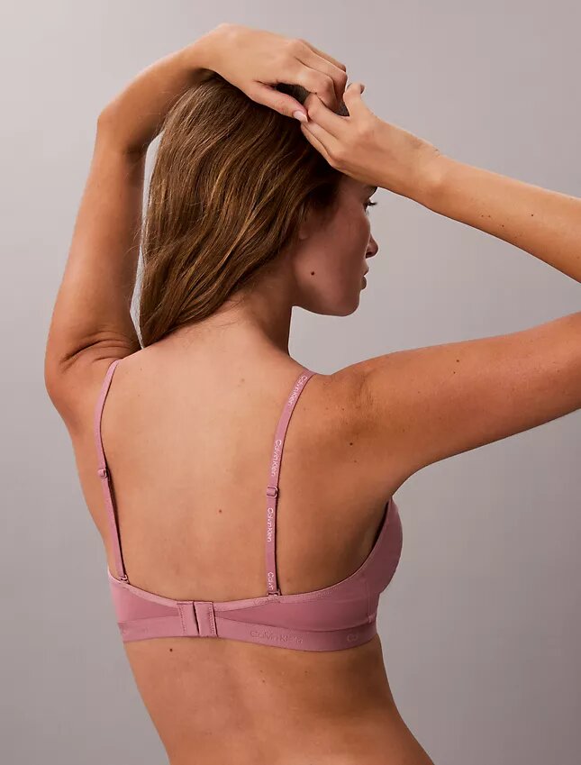 Form to Body Hafif Astarlı Üçgen Bralette Form to Body Hafif Astarlı Üçgen Bralette