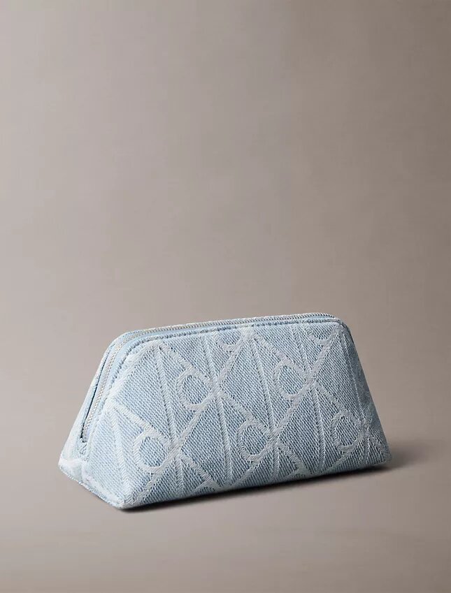 Her Yüzünde Amblem Logolu Denim Beauty Çantası Her Yüzünde Amblem Logolu Denim Beauty Çantası