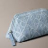 Her Yüzünde Amblem Logolu Denim Beauty Çantası Her Yüzünde Amblem Logolu Denim Beauty Çantası