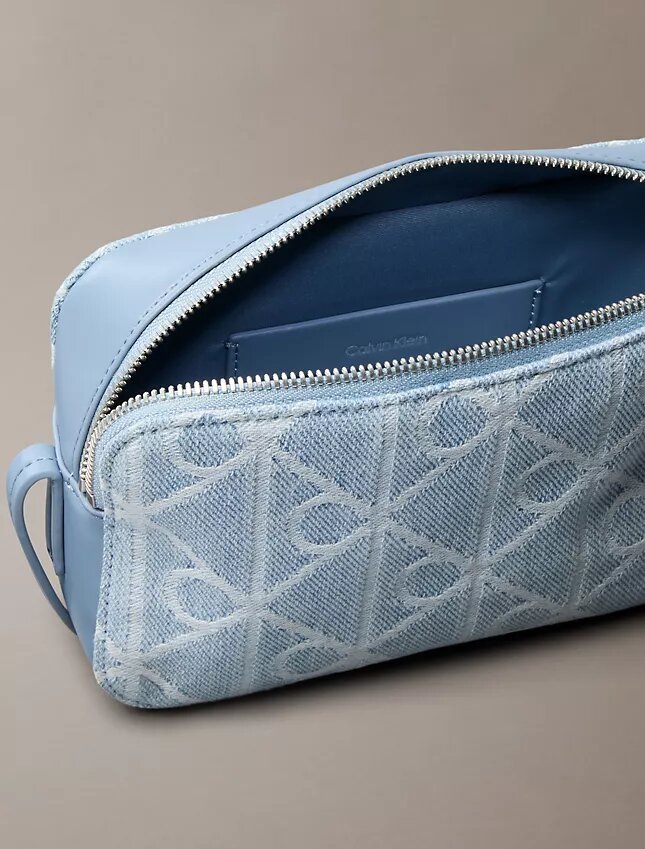 Her Yüzünde Amblem Logolu Denim Fotoğraf Makinesi Çantası Her Yüzünde Amblem Logolu Denim Fotoğraf Makinesi Çantası