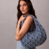 Her Yüzünde Amblem Logolu Denim Hobo Çanta