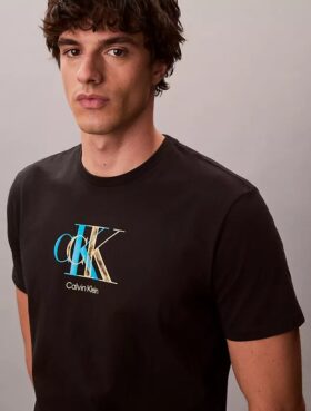 Çift Monogram Grafikli Klasik Tişört Çift Monogram Grafikli Klasik Tişört