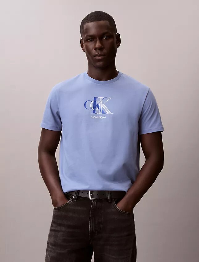 Çift Monogram Grafikli Klasik Tişört Çift Monogram Grafikli Klasik Tişört