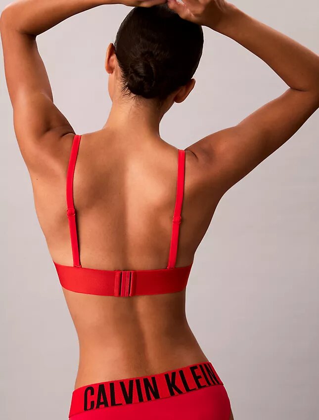 Intense Power Swim Üçgen Bikini Üstü Intense Power Swim Üçgen Bikini Üstü