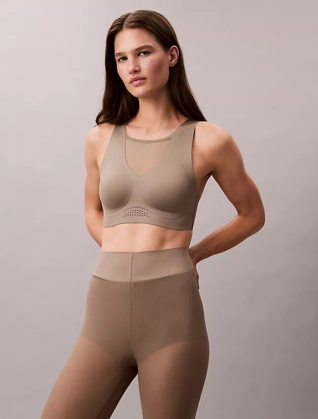 Invisibles Orta Destekli File Spor Sütyeni Invisibles Orta Destekli File Spor Sütyeni