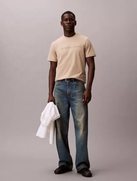 Kabartmalı Logo Klasik Tişört