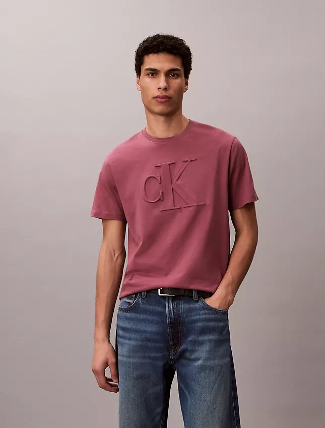 Kabartmalı Monogram Klasik Tişört Kabartmalı Monogram Klasik Tişört