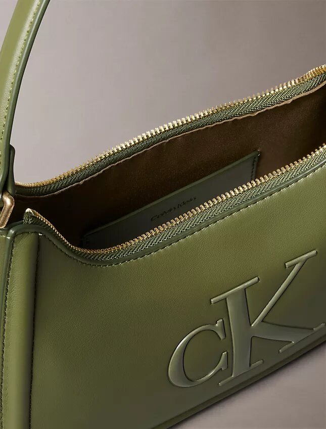 Kabartmalı Monogram Omuz Çantası Kabartmalı Monogram Omuz Çantası