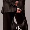 Kabartmalı Monogram Omuz Çantası Kabartmalı Monogram Omuz Çantası