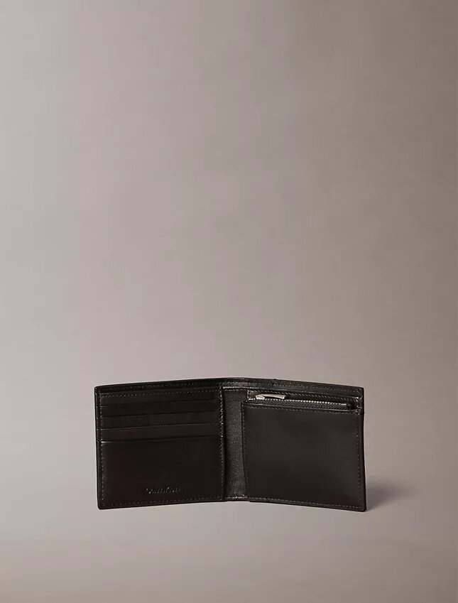 Kavurma Monogram Desenli, Bozuk Para Cüzdanı Dahil İkiye Katlanan Cüzdan Kavurma Monogram Desenli, Bozuk Para Cüzdanı Dahil İkiye Katlanan Cüzdan