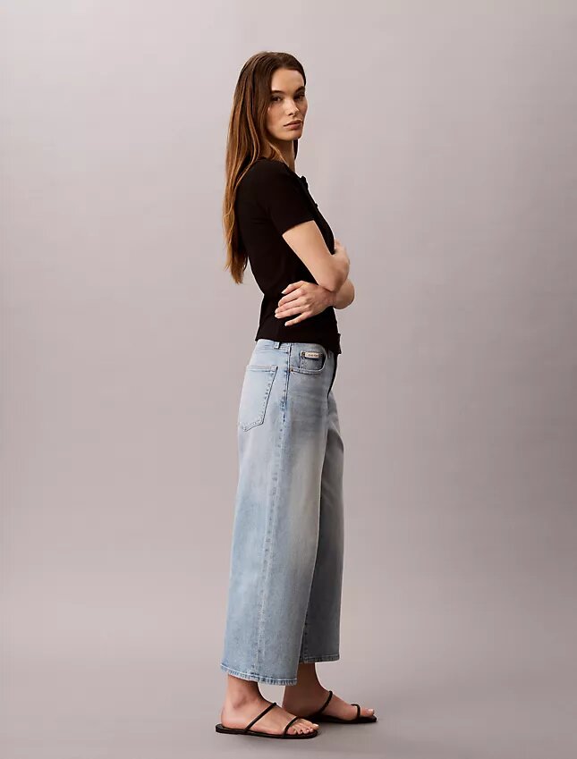 Kısa Kesim Geniş Paça Jean Kısa Kesim Geniş Paça Jean