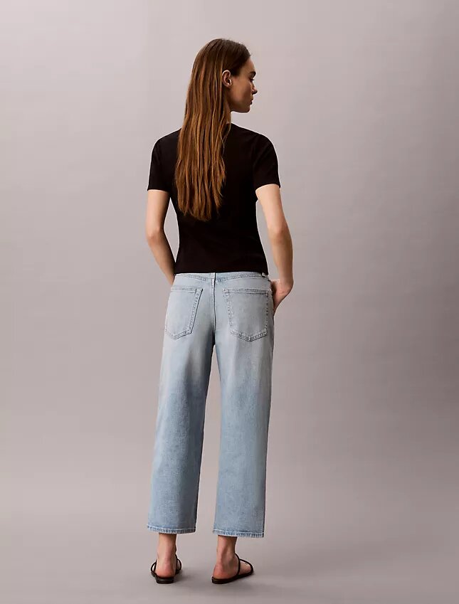 Kısa Kesim Geniş Paça Jean Kısa Kesim Geniş Paça Jean