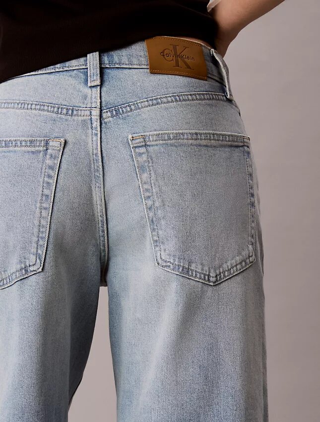 Kısa Kesim Geniş Paça Jean Kısa Kesim Geniş Paça Jean