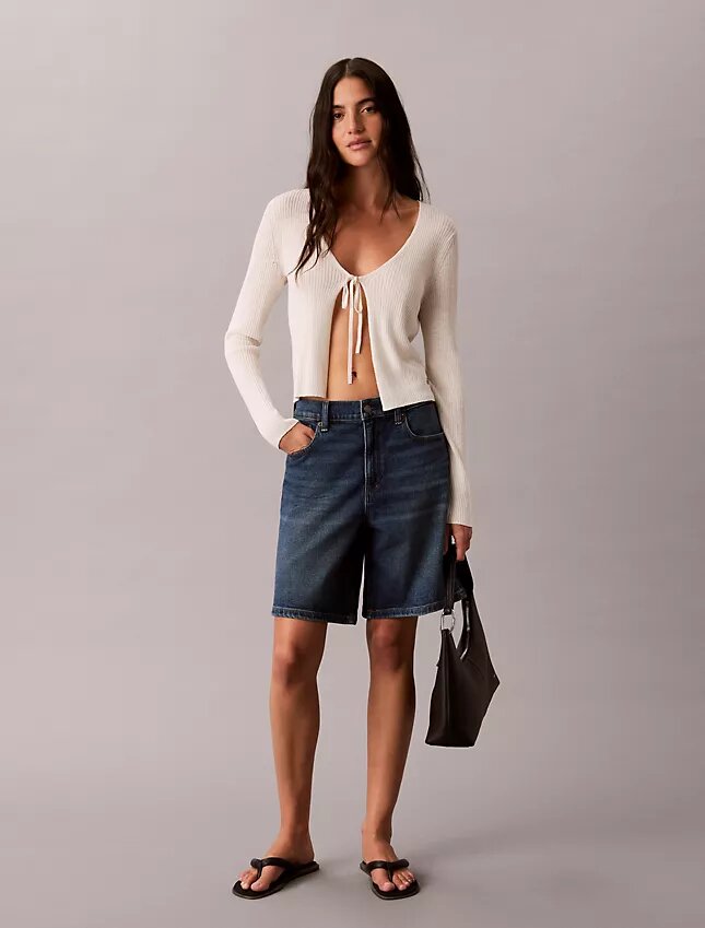 Kıvrımlı Etek Ucu A-Line Denim Şort Kıvrımlı Etek Ucu A-Line Denim Şort